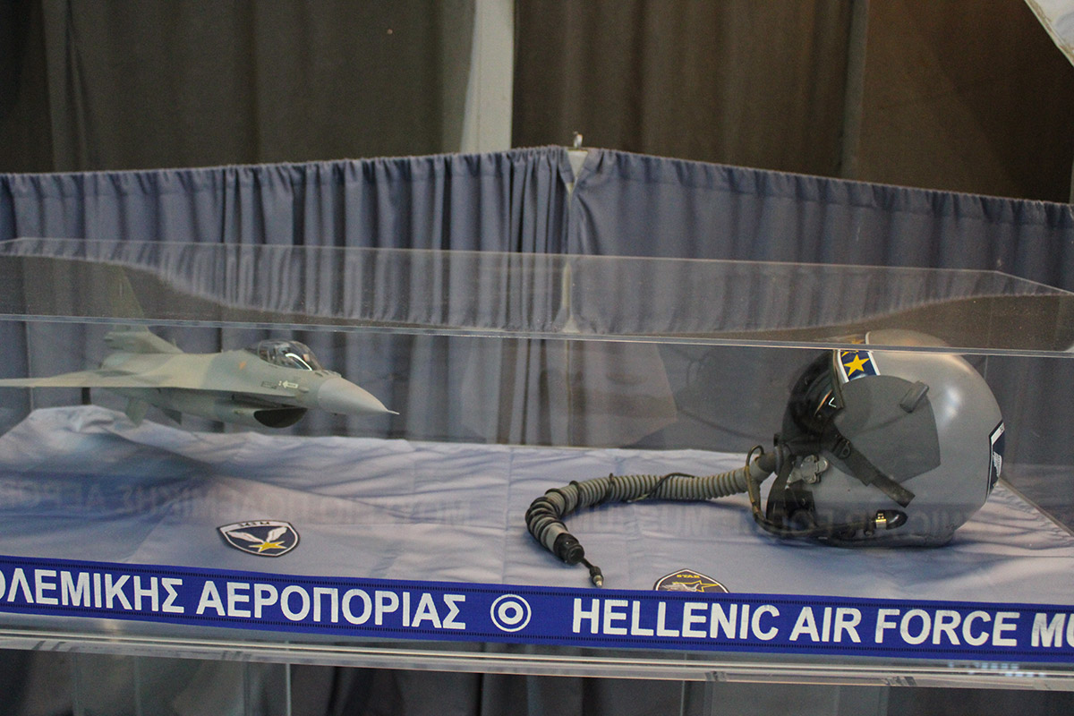 Επίσκεψη στο Μουσείο Πολεμικής Αεροπορίας στο Τατόϊ – Τιμή και Δόξα