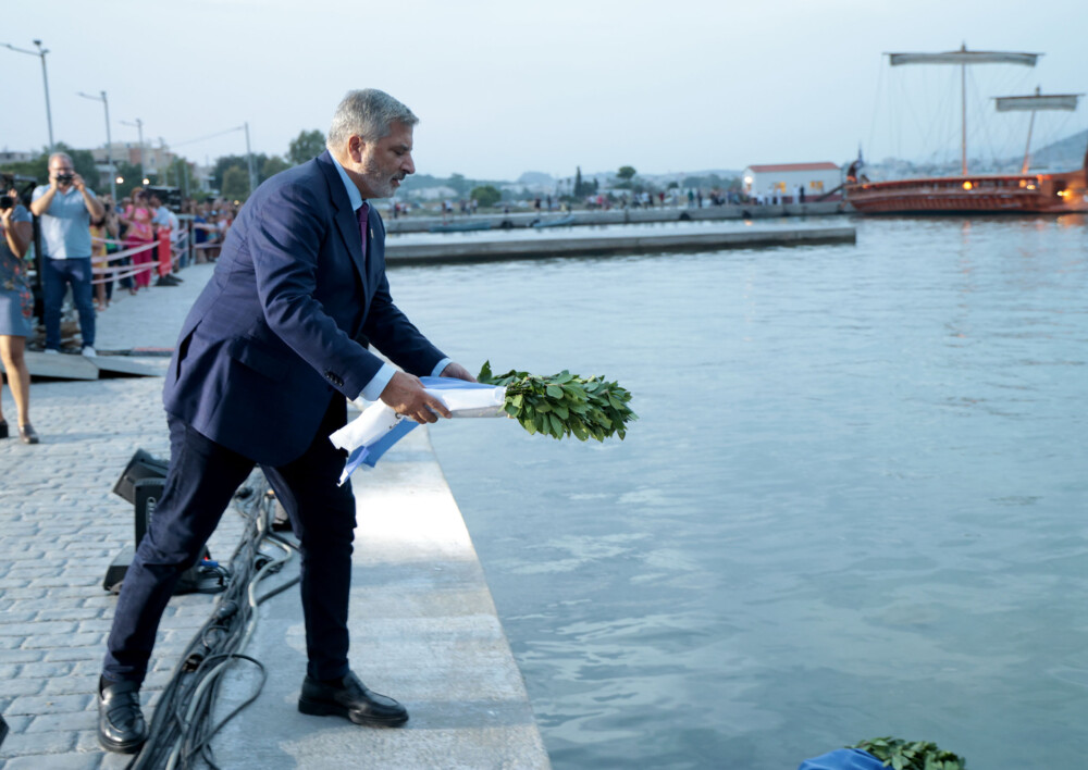 Η αναπαράσταση της ναυμαχίας της Σαλαμίνας με τη συμβολή της Περιφέρειας και του δήμου