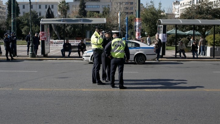 Κυκλοφοριακές ρυθμίσεις αύριο σε Αθήνα και Πειραιά λόγω Θεοφανείων