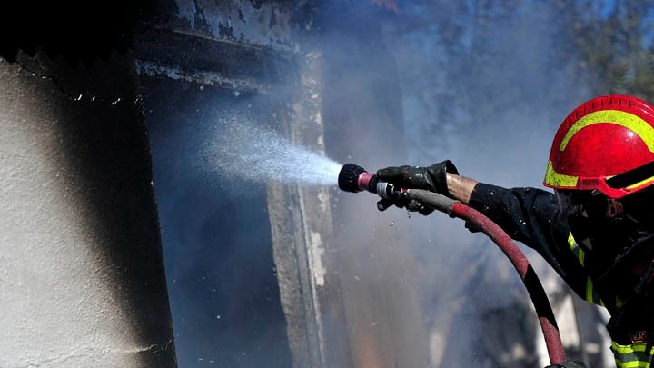 Φωτιά σε παράπηγμα στον Ασπρόπυργο- Εντοπίστηκε σορός