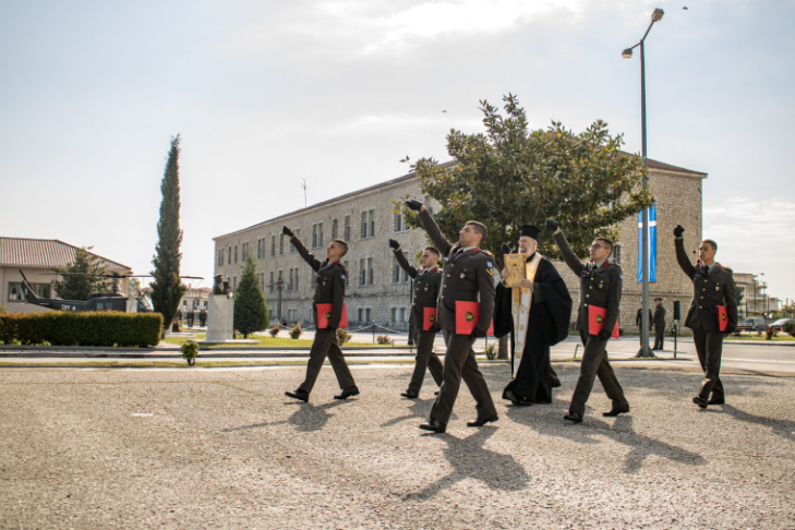 Σχολή Μονίμων Υπαξιωματικών: Τελετή Γενέθλιας Ημέρας – Υιοθεσίας