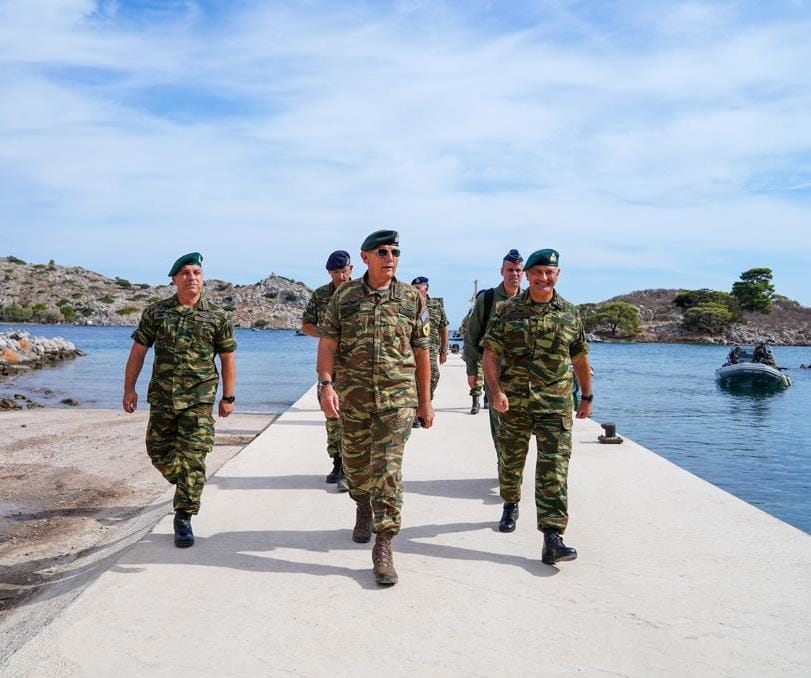 Στους Αμφίβιους Commandos του 3ου ΕΤΕΘ και στα Επιτηρητικά Φυλάκια «ΠΑΝΑΓΙΑΣ» και «ΨΑΡΡΩΝ» ο Αρχηγός ΓΕΕΘΑ