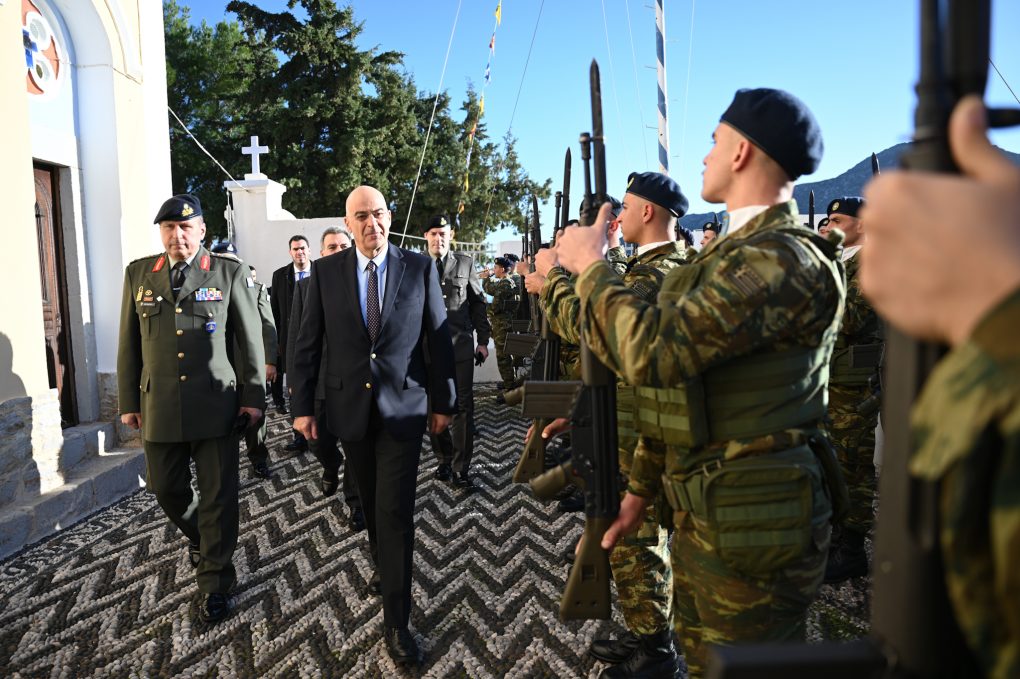 Ο ΥΕΘΑ Νίκος Δένδιας στη Σύμη και στην 112 ΠΜ