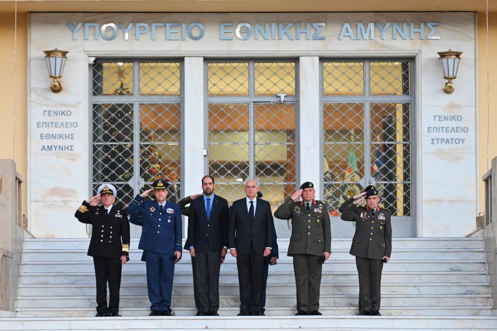 Απονομή βαθμού αντιπτεράρχου στον επισμηναγό Επαμεινώνδα Κωστέα, ο οποίος έπεσε εν ώρα καθήκοντος