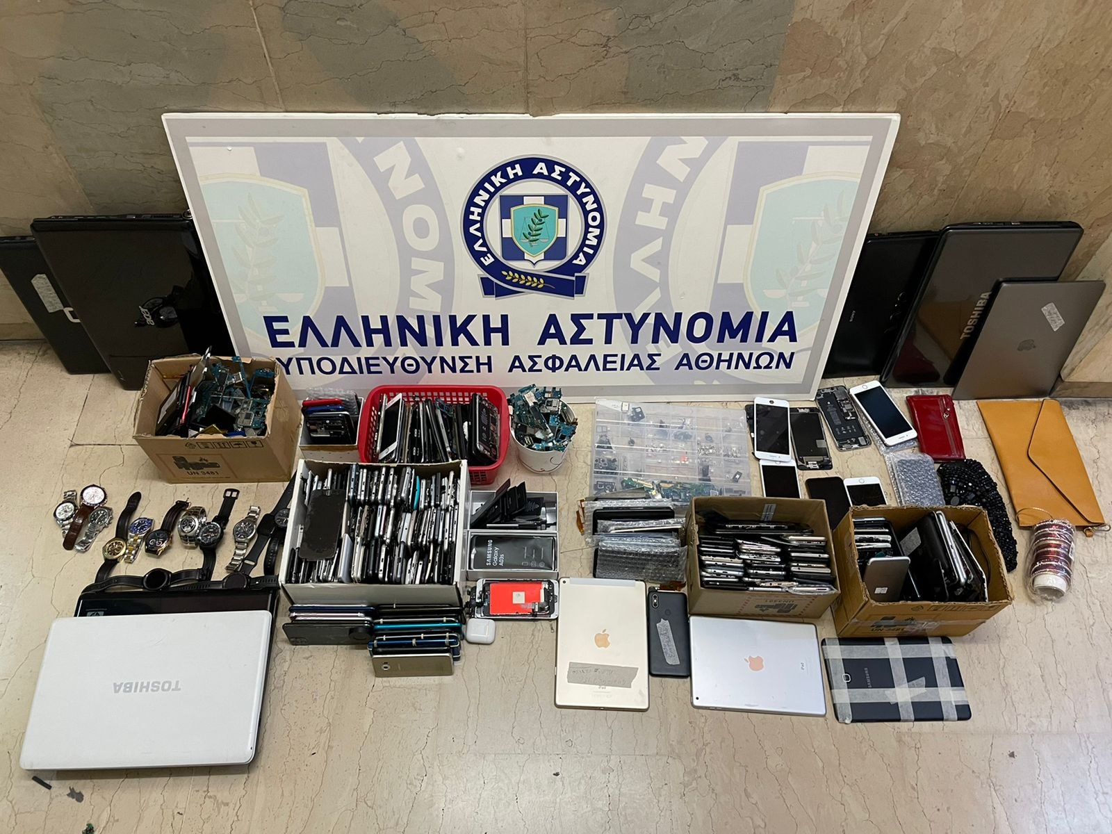 Εξαρθρώθηκε εγκληματική οργάνωση, τα μέλη της οποίας διέπρατταν κλοπές σε βάρος επιβατών Μέσων Μαζικής Μεταφοράς