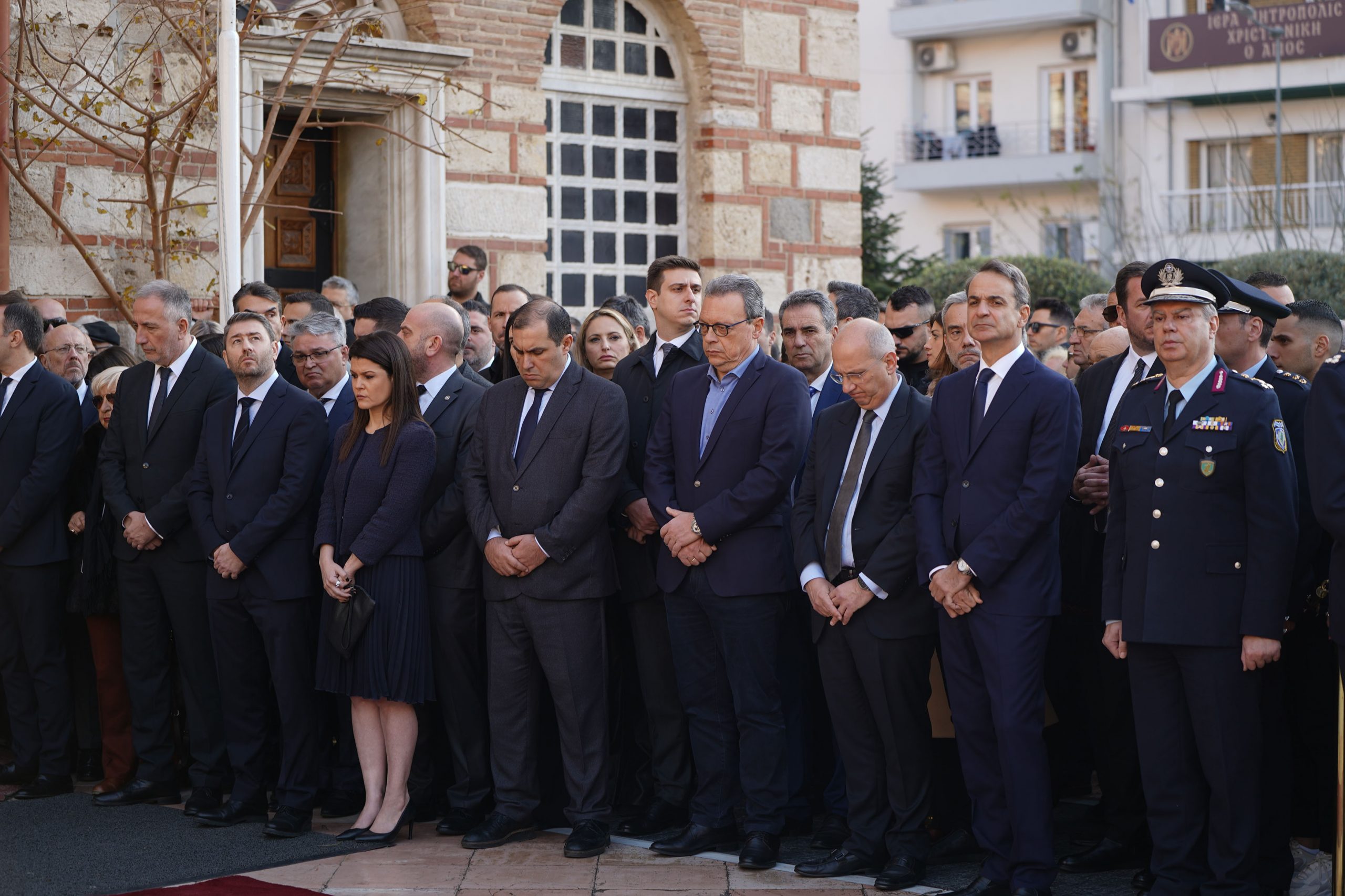 Σε κλίμα βαθιάς συγκίνησης και οδύνης η κηδεία του αστυνομικού Γιώργου Λυγγερίδη