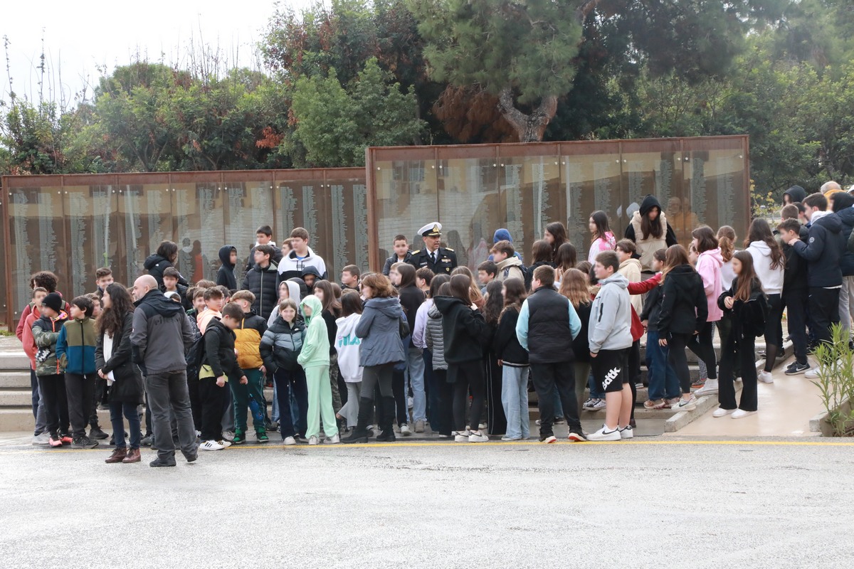 Επισκέψεις στο Μνημείο των Αθανάτων του Έθνους