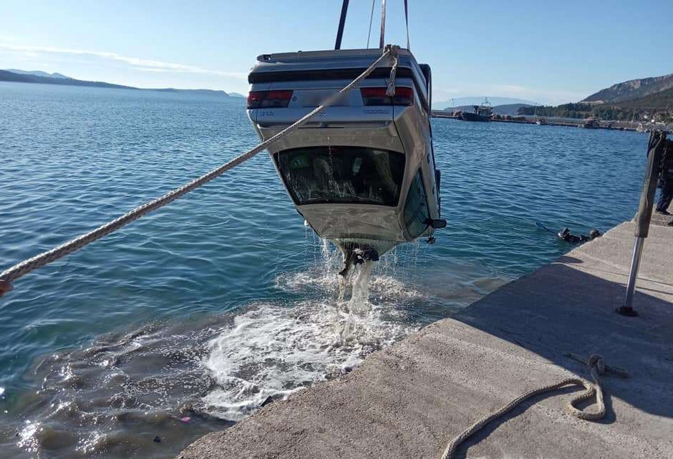 35χρονος έπεσε με το αυτοκίνητό του στη θάλασσα στο Ληξούρι-Ανασύρθηκε νεκρός