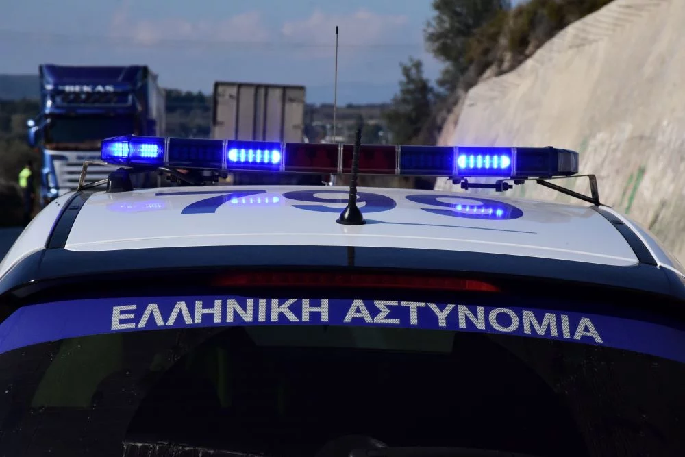 Τροχαίο με τραυματία αστυνομικό – ΙΧ έπεσε πάνω σε περιπολικό