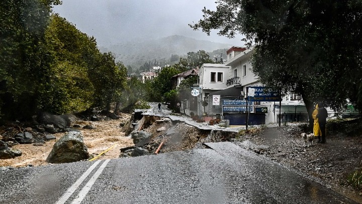 Νεκρός ανασύρθηκε ένας 82χρονος που καταπλακώθηκε από όχημα στη Καρδίτσα