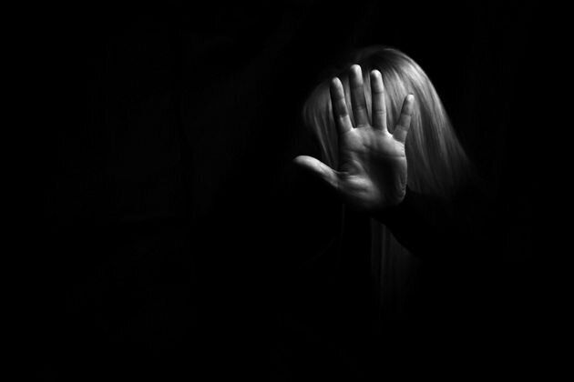 Τι ορίζει ο Νόμος για την ενδοοικογενειακή βία – Μορφές κακοποίησης