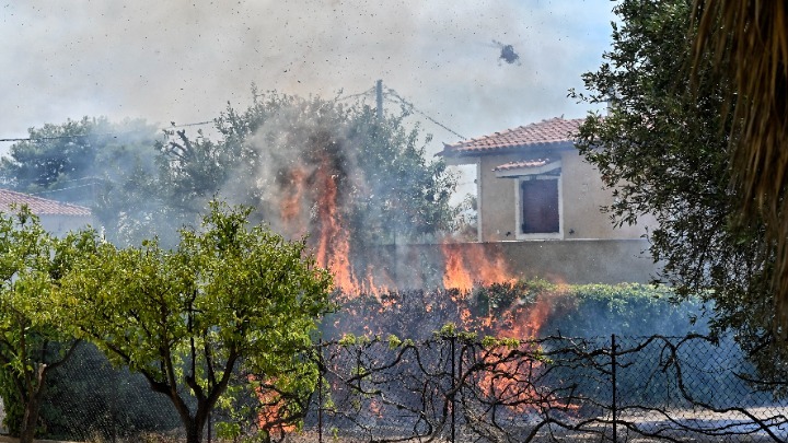 Χρ. Τριαντόπουλος: Οι πρώτοι 167 πυρόπληκτοι δικαιούχοι έλαβαν περισσότερα από 850.000 ευρώ