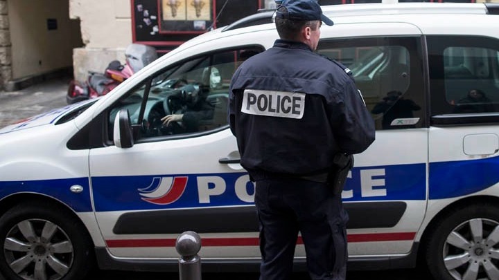 Γαλλία: Απελευθερώθηκε η μία όμηρος που κρατείτο από ένοπλο μέσα σε κατάστημα στη Βαστίλλη
