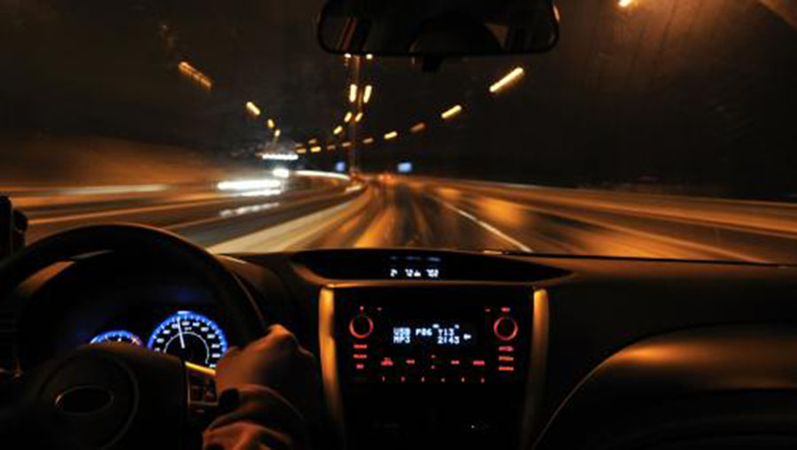 6 συμβουλές για ασφαλή οδήγηση τη νύχτα