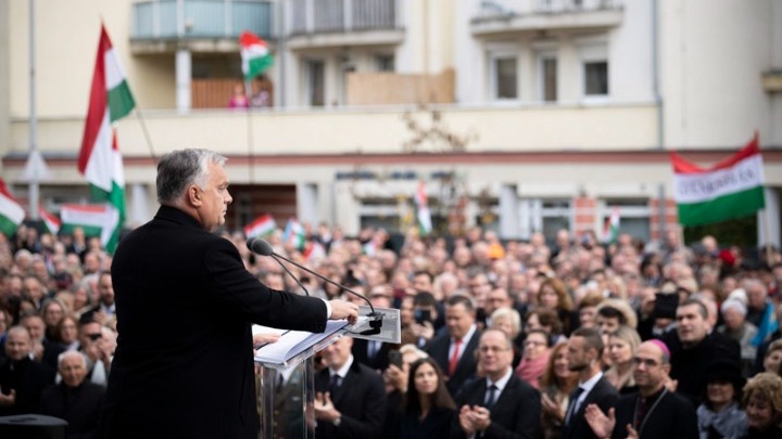 O Όρμπαν κατηγόρησε την ΕΕ ότι πλήττει την Ουγγαρία με τις κυρώσεις σε βάρος της Ρωσίας