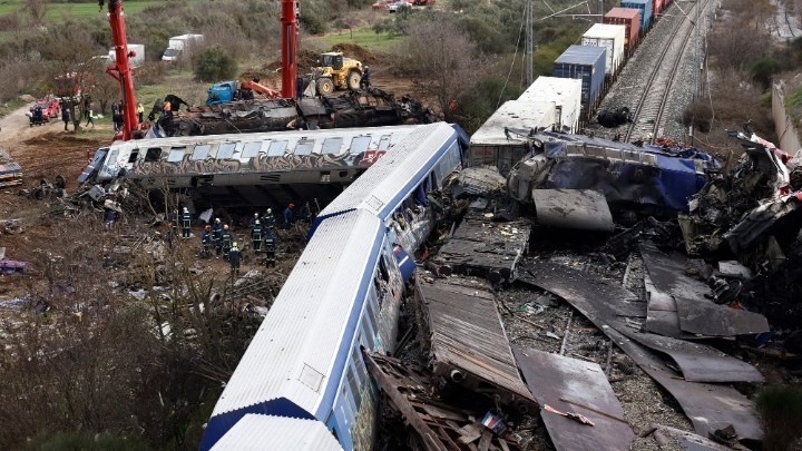 Ενώπιον του εφέτη ανακριτή σήμερα στελέχη του ΟΣΕ για το δυστύχημα στα Τέμπη