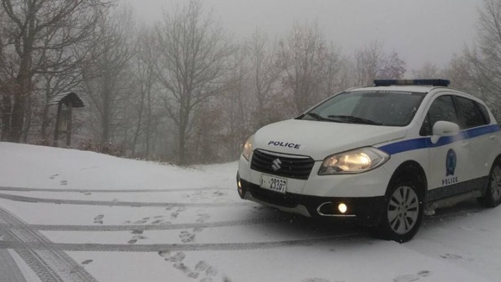 Διακοπή της κυκλοφορίας σε τμήματα του οδικού δικτύου της Αττικής λόγω χιονόπτωσης
