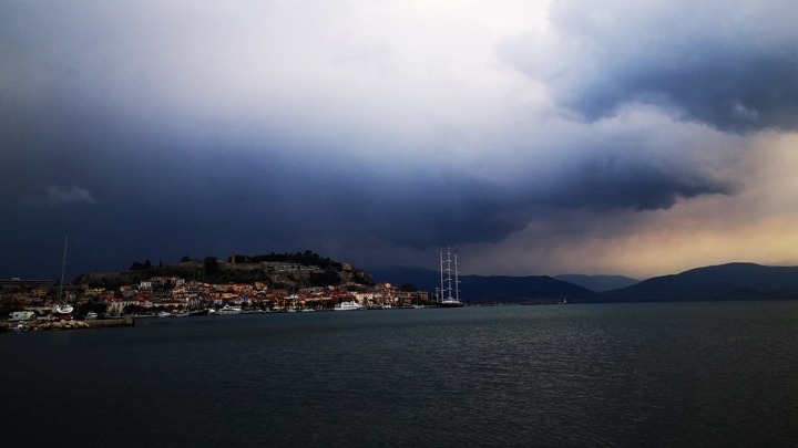 Ισχυρές βροχές και καταιγίδες από το απόγευμα