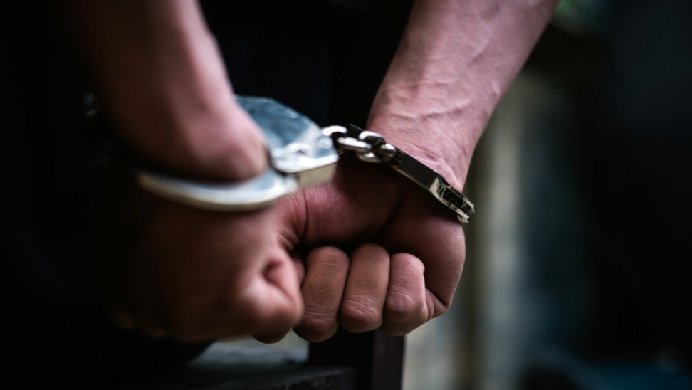Δ. Χερσονήσου: Συνελήφθη, αλλοδαπός, σε βάρος του οποίου εκκρεμούσε ένταλμα σύλληψης  