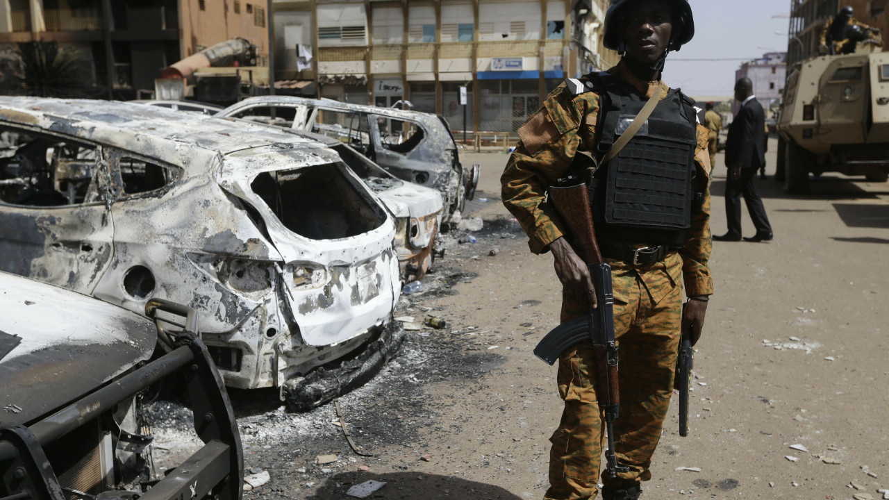 Μπουρκίνα Φάσο: Τουλάχιστον 35 νεκροί από έκρηξη αυτοσχέδιου μηχανισμού