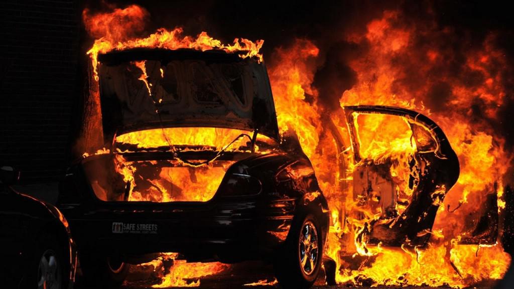 Φωτιά στο αυτοκίνητο – Τι να κάνετε