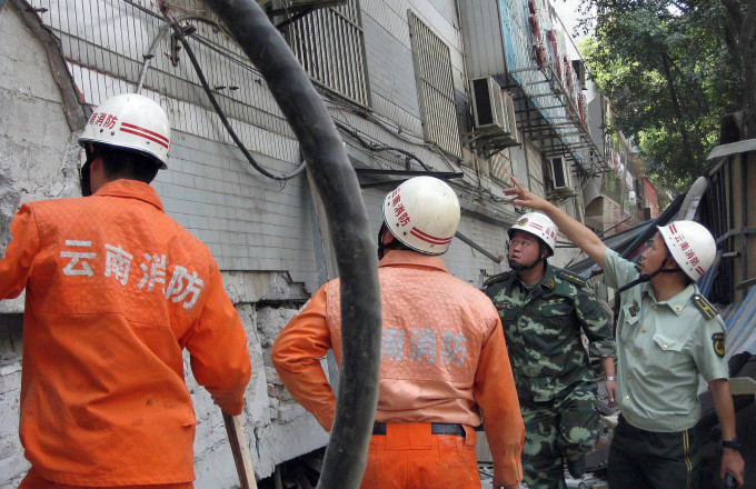 Δέκα άνθρωποι έχασαν τη ζωή τους σε πυρκαγιά σε πολυκατοικία στη Σιντζιάνγκ