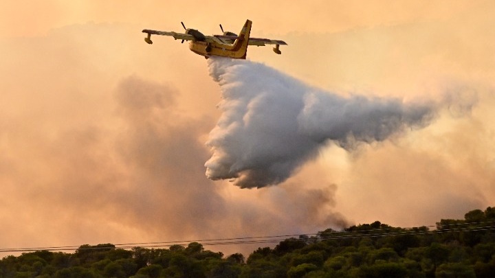 Μάχη των πυροσβεστικών δυνάμεων σε Λουτράκι, Δερβενοχώρια και Ρόδο