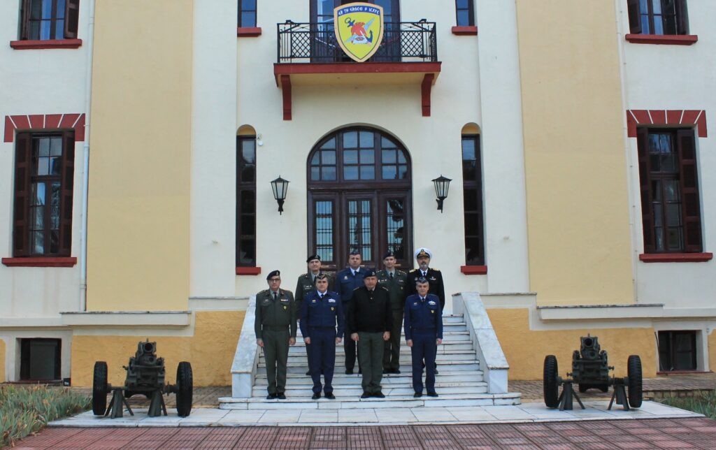 Επίσκεψη στη Σχολή του Διοικητή του Γ’ ΣΣ/NRDC-GR, Αντιστράτηγου Σωτήριου Κωστάκογλου