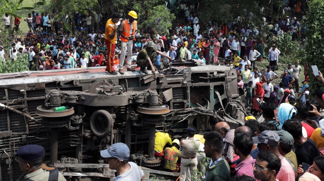 Σε δυσλειτουργία του συστήματος σηματοδότησης οφείλεται η σιδηροδρομική τραγωδία στην Ινδία