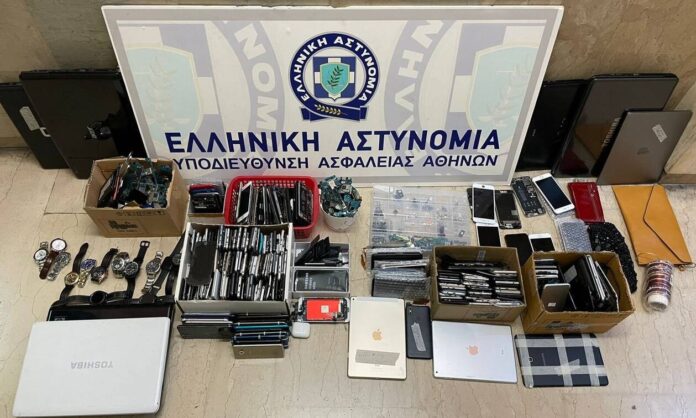 Συνελήφθησαν 30 μέλη σπείρας πορτοφολάδων που δρούσε σε μέσα μαζικής μεταφοράς