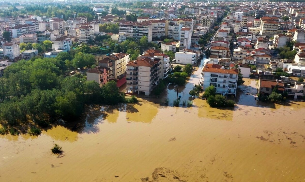 Λάρισα: Στα 10 μέτρα το ύψος του Πηνειού