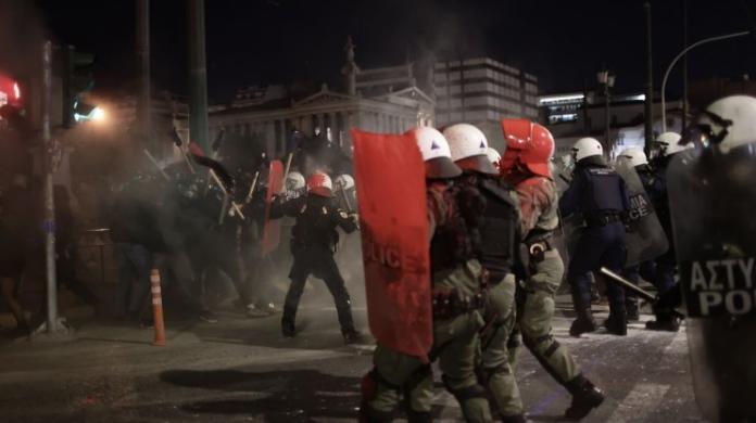 Επεισόδια στο κέντρο της Αθήνας – Έγιναν 15 προσαγωγές