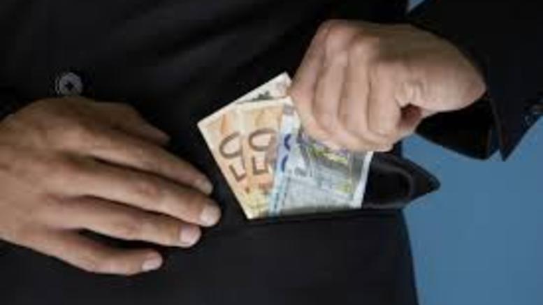 46χρονος κατηγορείται για απάτη κατ’ εξακολούθηση- Aπέσπασε 124000 ευρώ