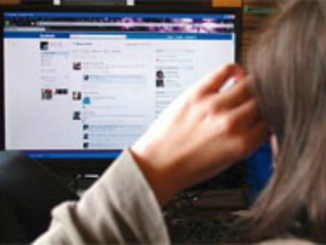 Παιδόφιλοι στο διαδίκτυο – Πώς αποπλανούν τους ανήλικους