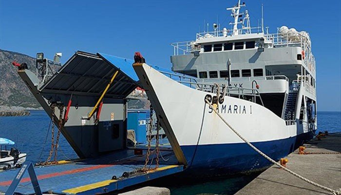 Πρόσκρουση πλοίου στην Παλαιόχωρα – Σώοι οι επιβάτες