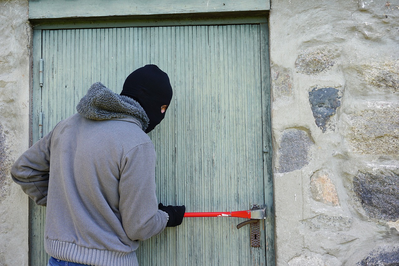 Πώς να αντιμετωπίσετε διαρρήκτη που μπήκε στο σπίτι σας