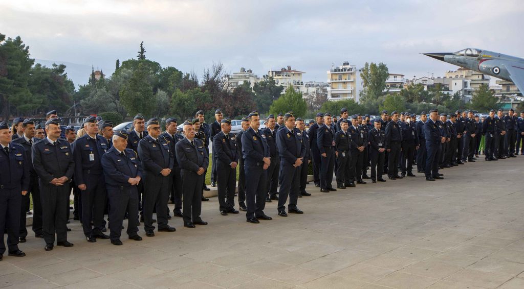 Ανταλλαγή Ευχών και Πρωτοχρονιάτικα Κάλαντα στον Αρχηγό ΓΕΑ