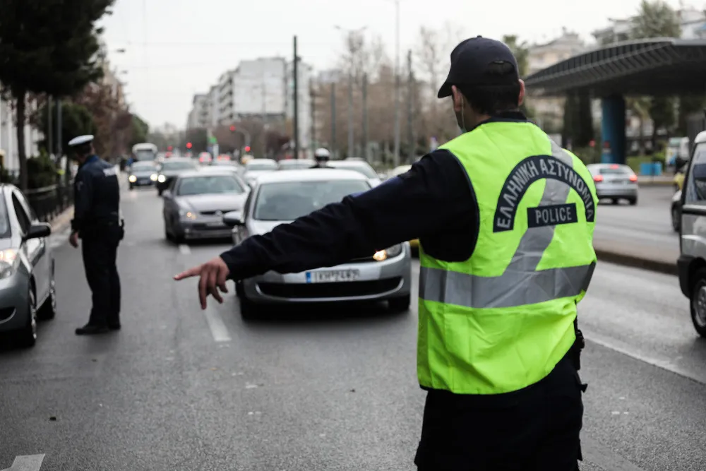 Πάνω από 400 πρόστιμα για παράνομη στάθμευση «έκοψε» σε μια μέρα η Τροχαία στη Θεσσαλονίκη