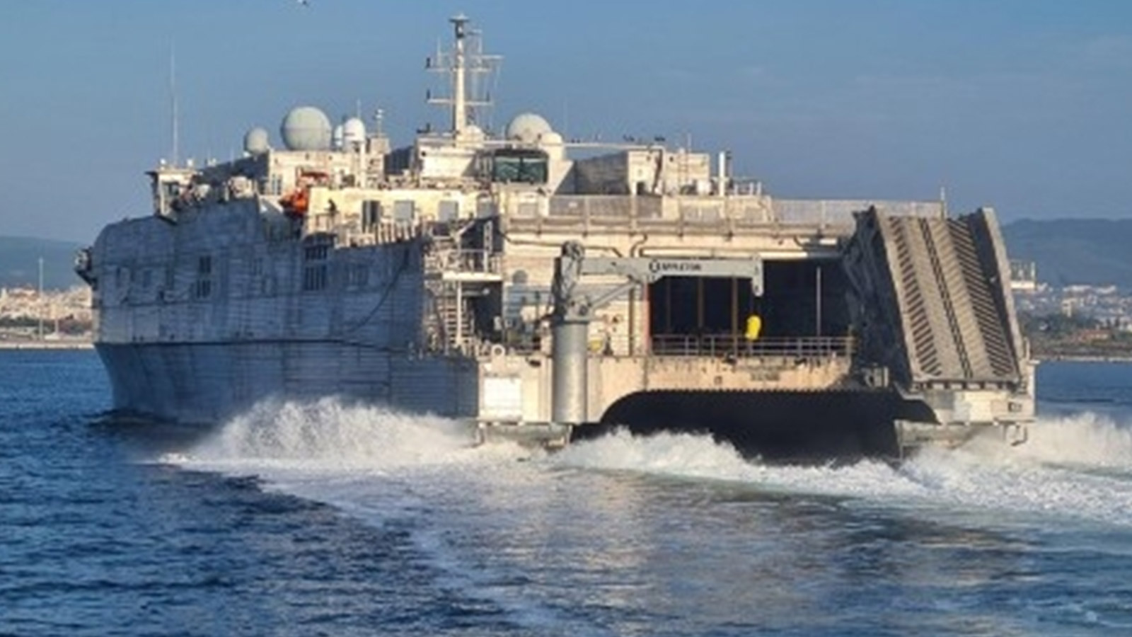Στο λιμάνι της Θεσσαλονίκη το «USNS YUMA» του αμερικανικού πολεμικού ναυτικού