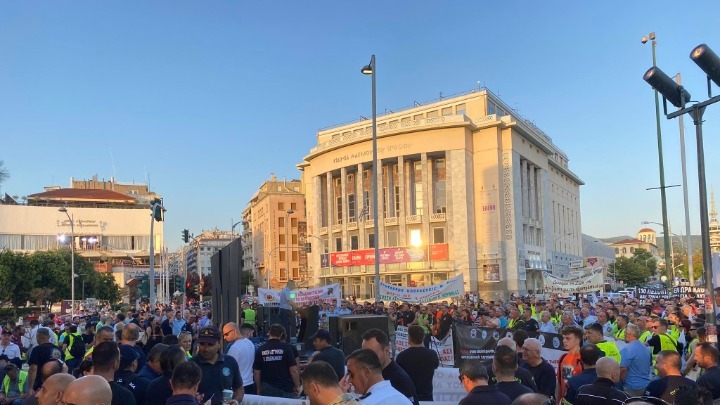 Πανελλαδική διαμαρτυρία ενστόλων με αφορμή τα εγκαίνια της 86ης ΔΕΘ