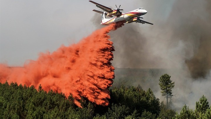 Η πρώτη μεγάλη πυρκαγιά της χρονιάς στη Γαλλία, ξέσπασε στα σύνορα με την Ισπανία