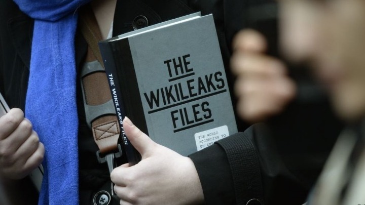 Ο ιδρυτής του WikiLeaks κατηγορείται επειδή δημοσιοποίησε “αδιακρίτως” ονόματα πηγών