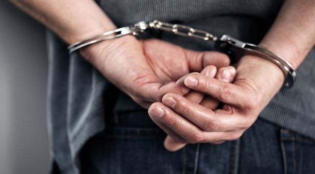 49χρονος άστεγος κατηγορείται για τον βιασμό της γυναίκας που του πήγαινε φαγητό
