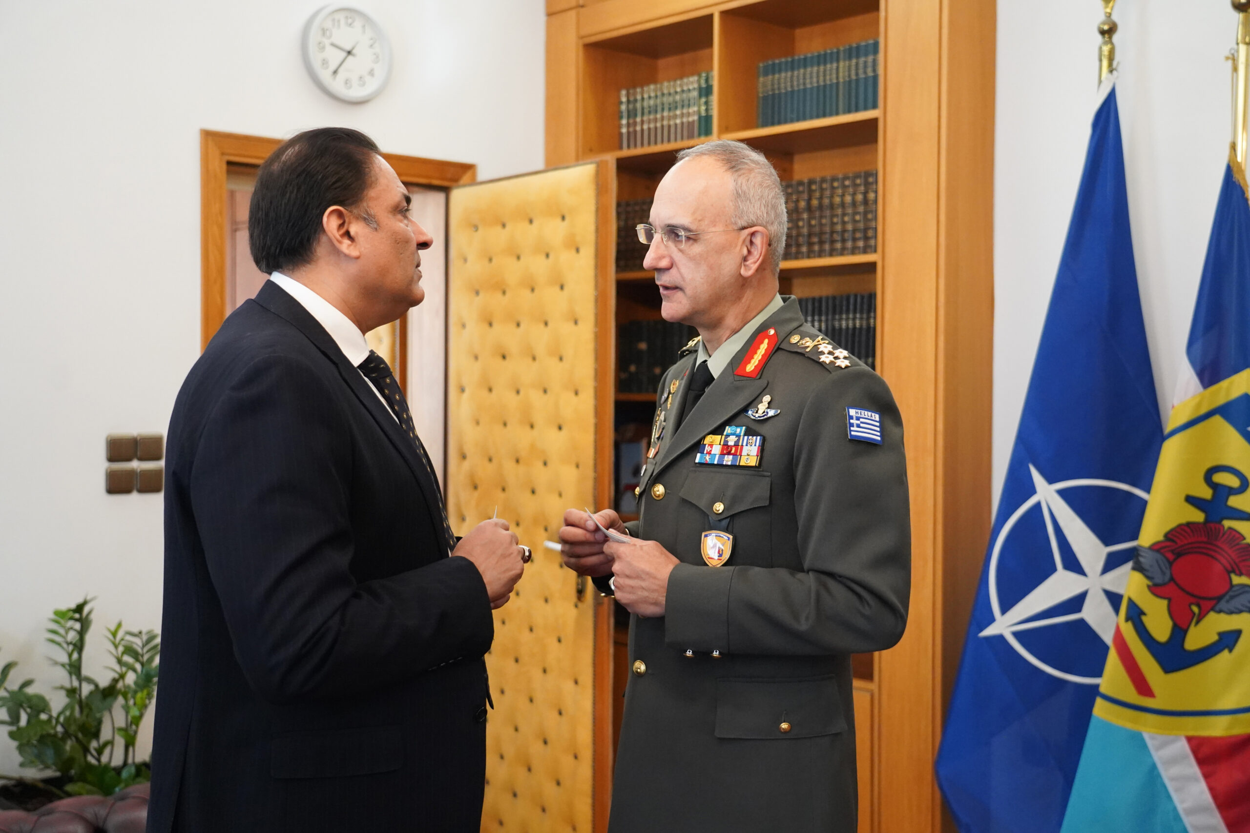 Συνάντηση του Αρχηγού ΓΕΕΘΑ με τον Πρέσβη του Πακιστάν στην Ελλάδα