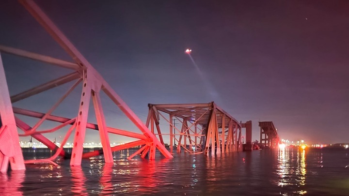 Μπάιντεν: Η κυβέρνηση θα πληρώσει το κόστος για την ανακατασκευή της γέφυρας