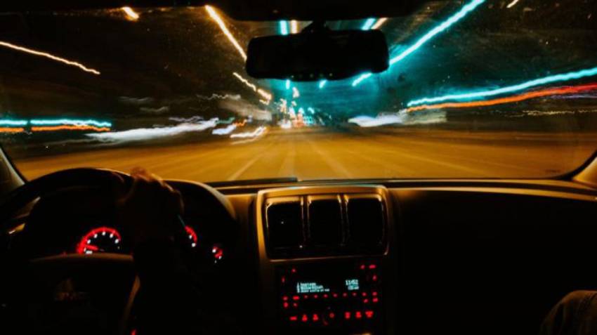 Συμβουλές για να οδηγείτε με ασφάλεια τη νύχτα