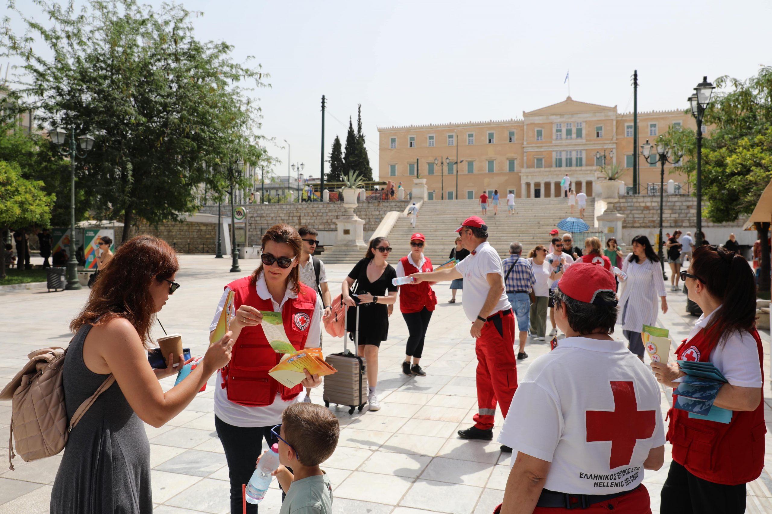 Ο Ε.Ε.Σ. πραγματοποιεί εκτάκτως δράση υποστήριξης πολιτών στην Πλατεία Συντάγματος (11/6) ενόψει καύσωνα