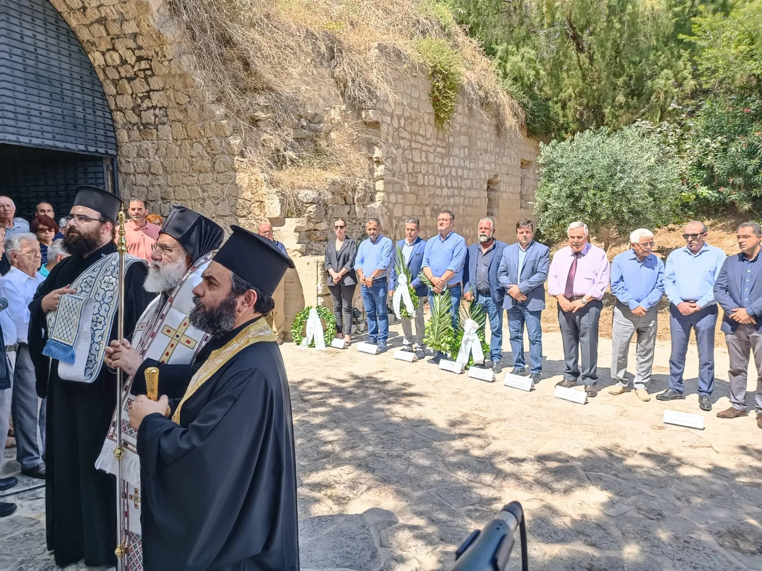 Τελετή μνήμης των ομήρων στη “Στοά Μακάσι”