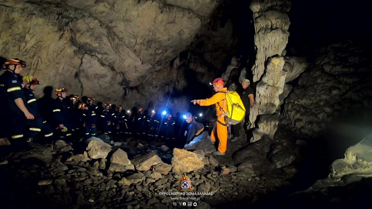 Εκπαιδευτική δράση στην έρευνα και διάσωση σε σπήλαια και φαράγγια για τους Δόκιμους Πυροσβέστες της 89ης Εκπαιδευτικής Σειράς