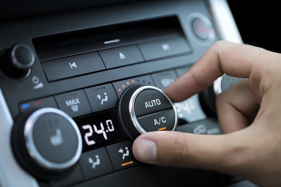 Τι θερμοκρασία πρέπει να βγάζει το κλιματιστικό του αυτοκινήτου σου και τι να μην κάνεις